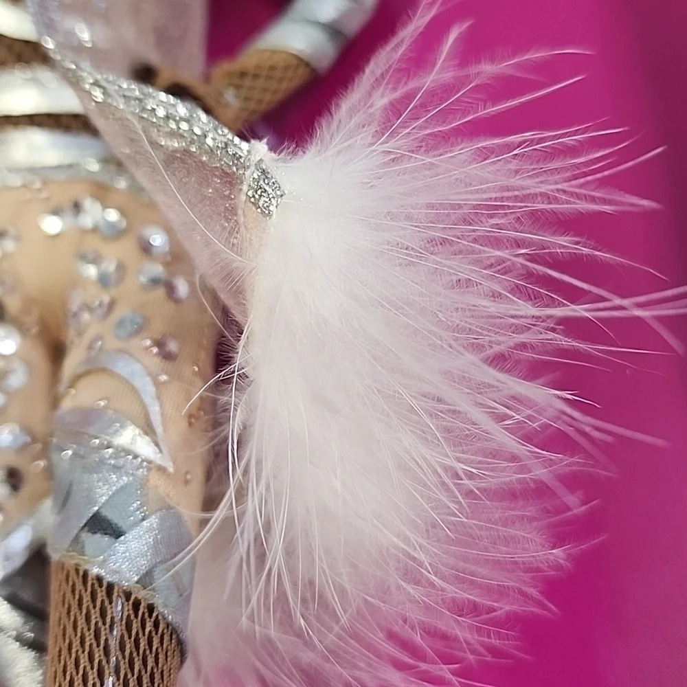 Stephen Borrows "Pazette" Fashion Doll Tan Silver Feathered Outfit NRFB NIB - Picture 9 of 17